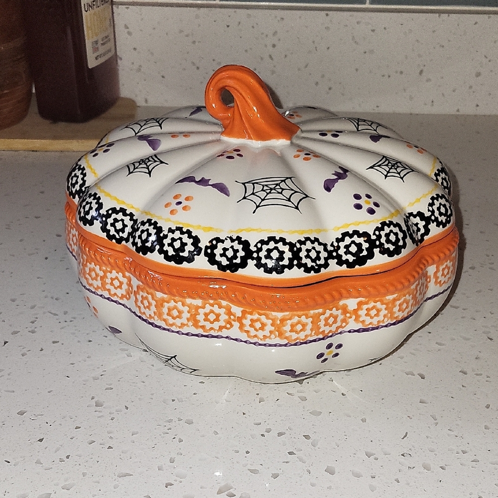 Temp-Tations Halloween Pumpkin Serveware - Orange and White